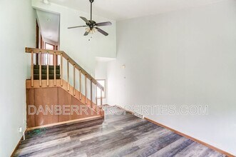 3164 Kylemore Rd in Toledo, OH - Building Photo - Building Photo