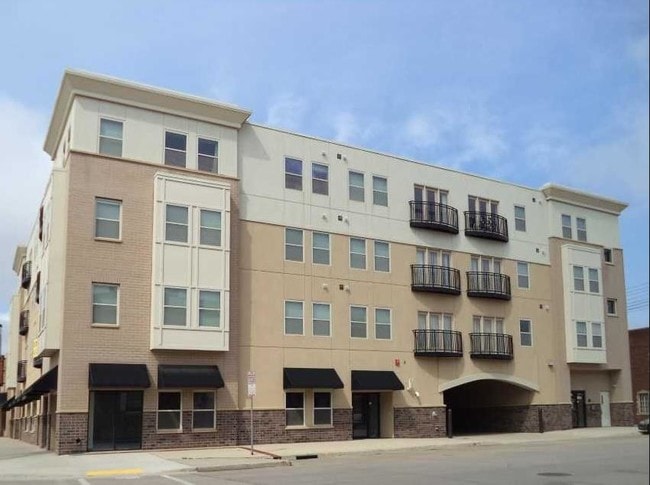 Mandan Place Apartments in Mandan, ND - Building Photo - Building Photo