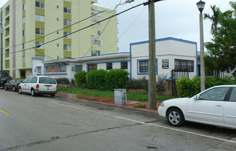 7985-7995 Crespi Blvd in Miami Beach, FL - Building Photo - Building Photo