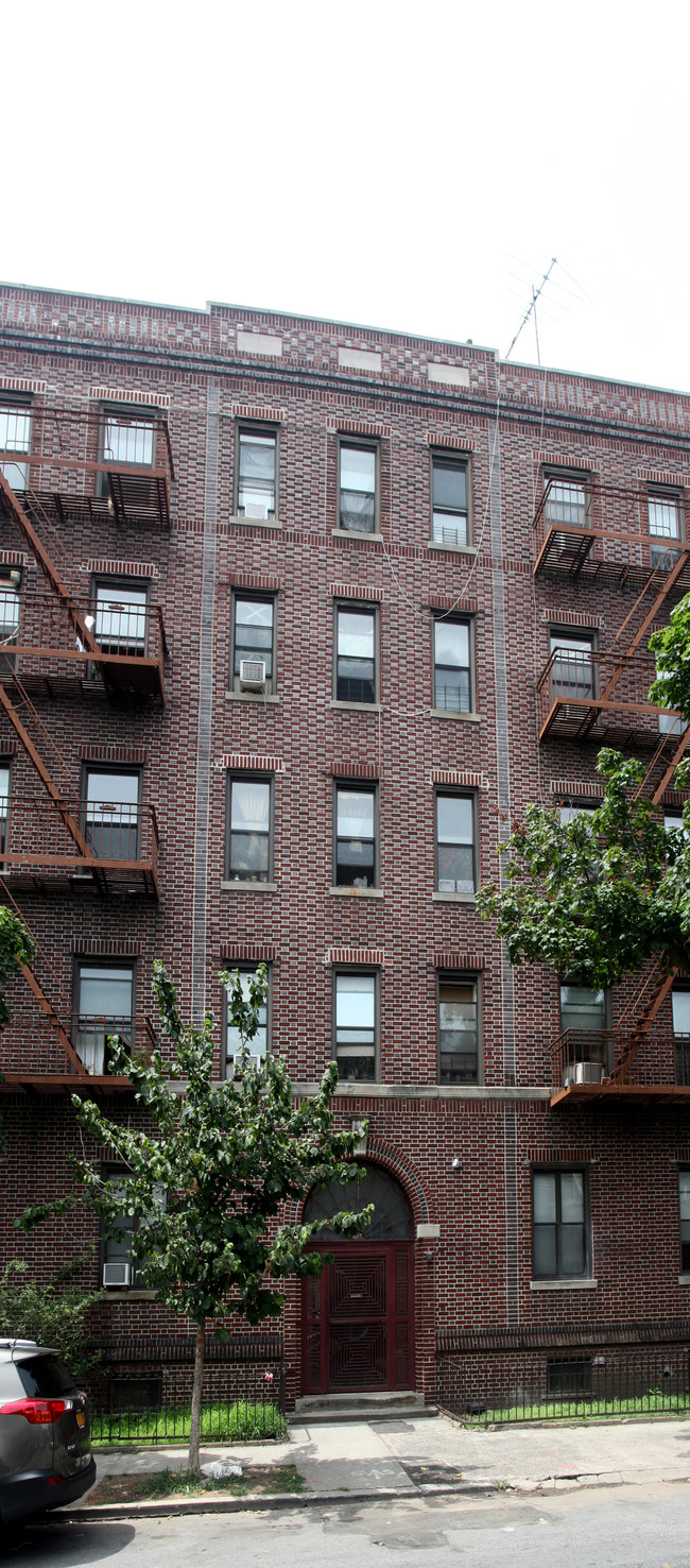 16-15 Putnam Ave in Ridgewood, NY - Foto de edificio - Building Photo