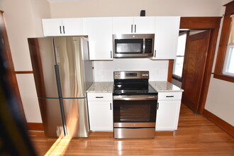 131 Melrose Ave S, Unit 2C in Utica, NY - Building Photo - Building Photo