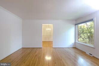 2816 N Yucatan St in Arlington, VA - Building Photo - Building Photo