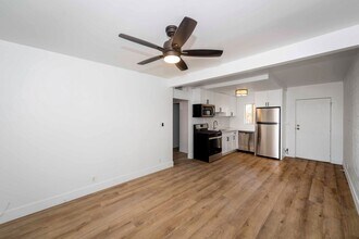 844 W Hazelwood St-Unit -#2 in Phoenix, AZ - Building Photo - Building Photo