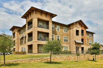 The Legend in Waco, TX - Building Photo - Building Photo