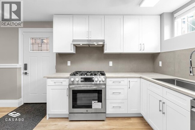 1225 Royal Ct in Port Coquitlam, BC - Building Photo - Building Photo