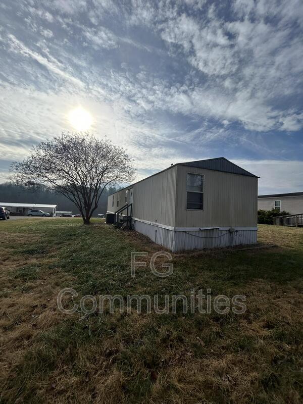 1788 Bradford Dr in Morganton, NC - Building Photo - Building Photo