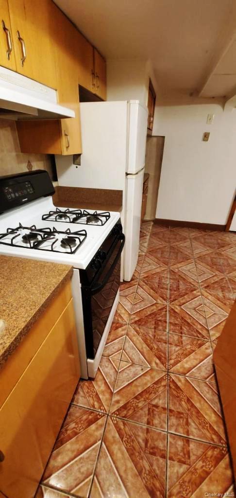 25-36-36 76th St in Queens, NY - Building Photo - Building Photo