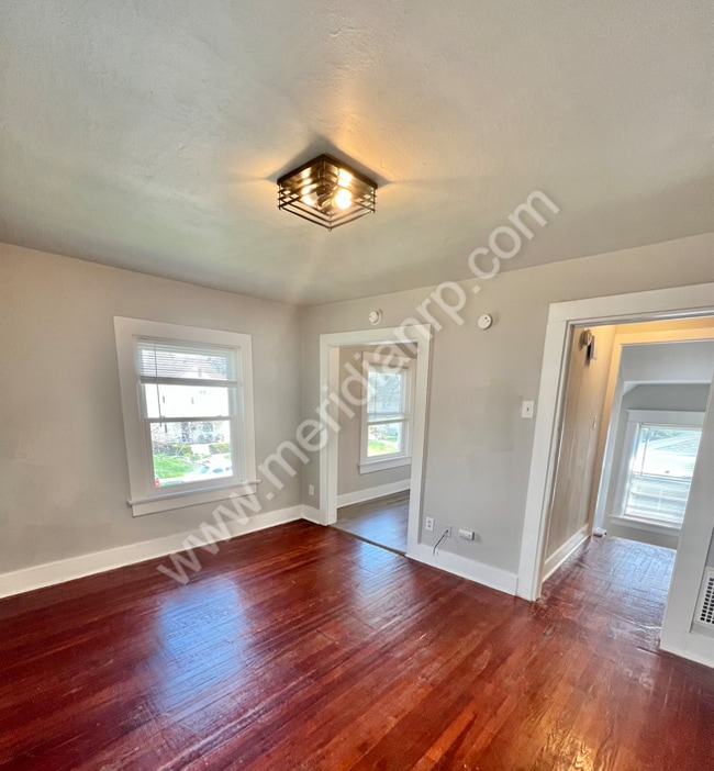 property at 1155 Kinsmoor Ave