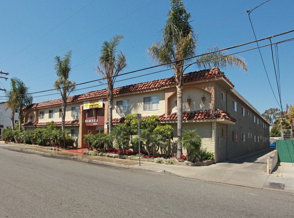 RAMONA in Hawthorne, CA - Foto de edificio