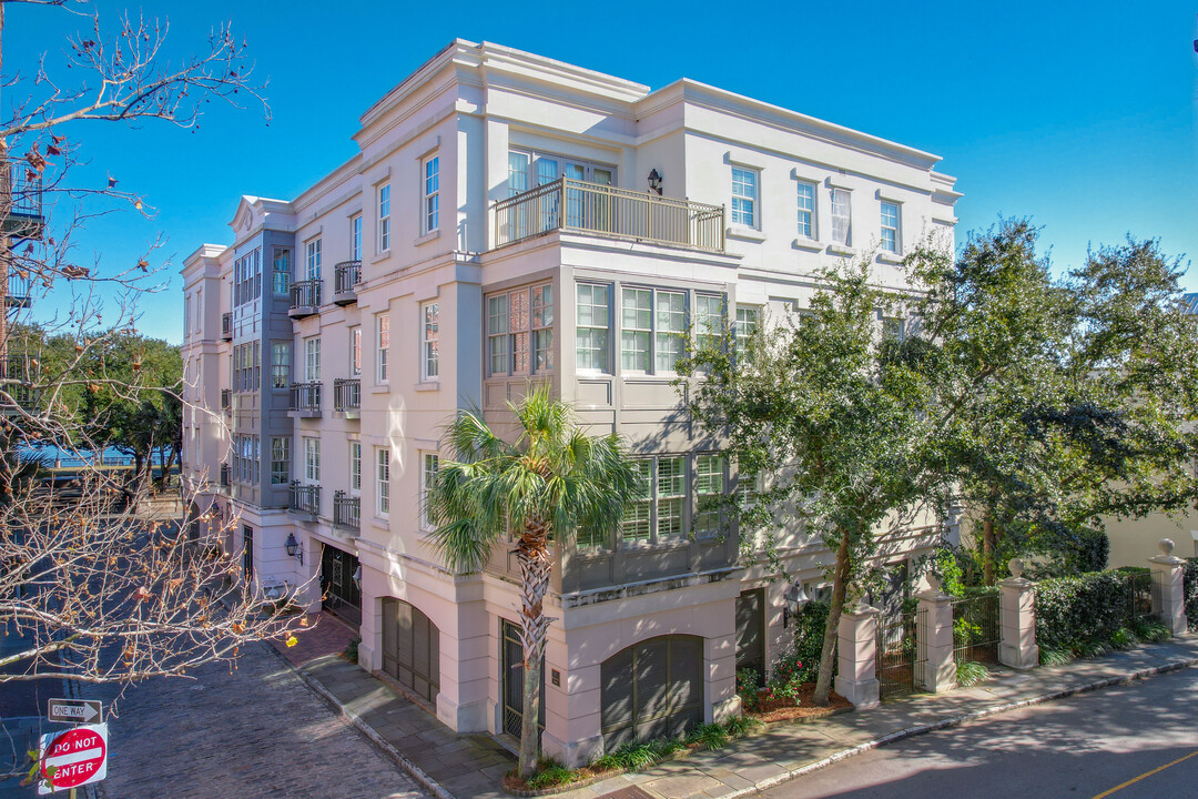 5 Middle Atlantic Wharf in Charleston, SC - Building Photo