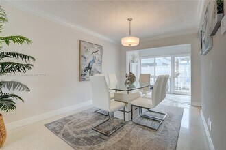 5450 N Ocean Blvd in Lauderdale-by-the-Sea, FL - Building Photo - Building Photo