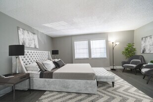 Piper Village West in West Palm Beach, FL - Building Photo