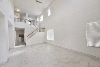 875 Farnham Ave in Woodland, CA - Building Photo - Building Photo