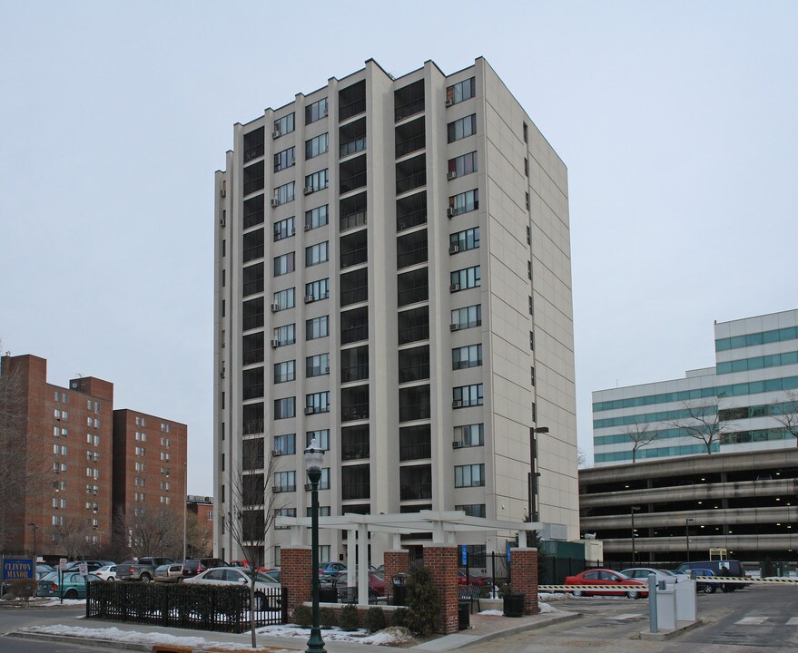 Clinton Manor in Stamford, CT - Foto de edificio