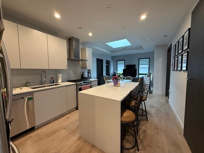2 Roseclair St in Boston, MA - Building Photo - Building Photo