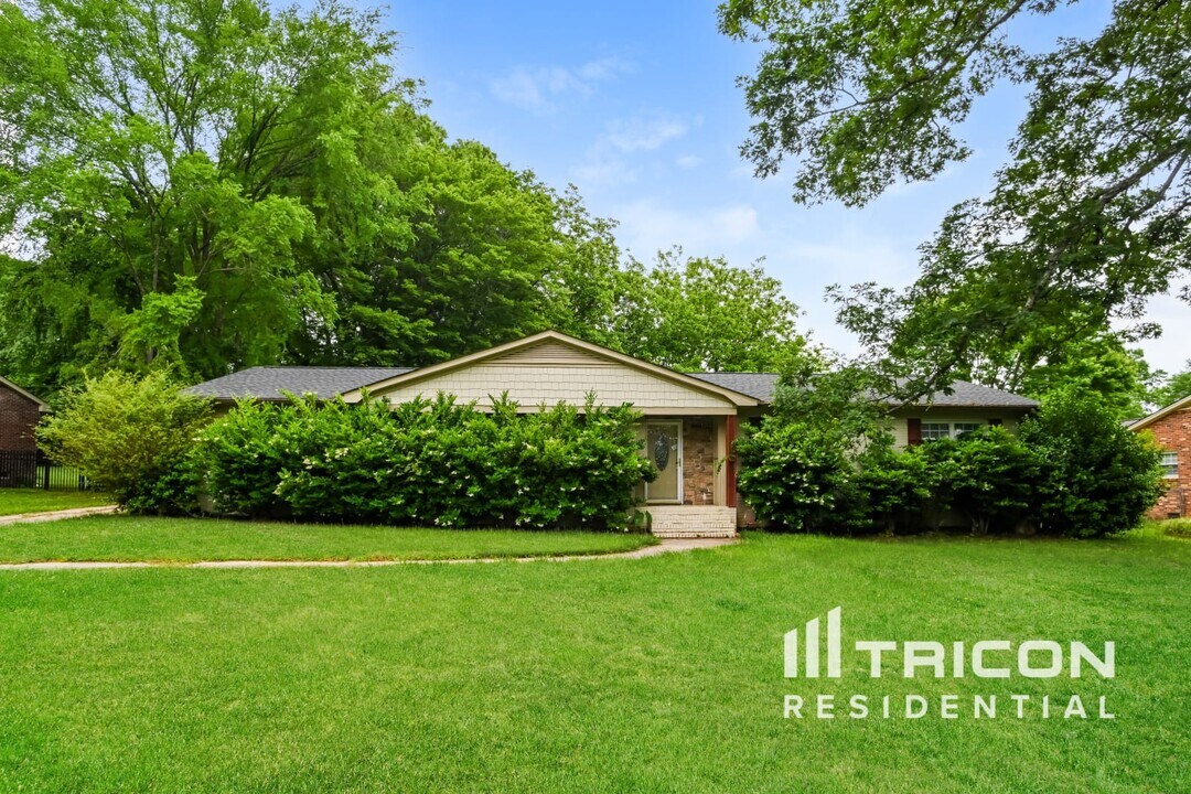 7511 Monroe Rd in Charlotte, NC - Building Photo