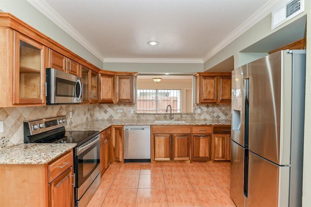 7375 Antoine Dr Photo