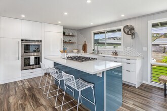 1384 Nanawale Pl in Kailua, HI - Building Photo - Building Photo