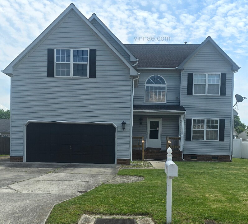 805 Shadowberry Crest in Chesapeake, VA - Building Photo