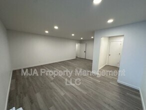 498 East Fort Union Blvd in Midvale, UT - Building Photo - Building Photo