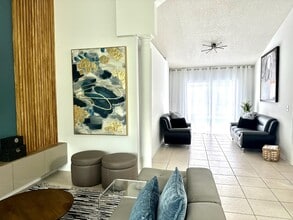 333 W Shoreline Dr in Davenport, FL - Building Photo - Building Photo