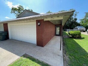 1679 N Saddlehorn Ave in Fayetteville, AR - Building Photo - Building Photo