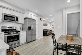 1207 Anglesea St in Baltimore, MD - Foto de edificio - Building Photo