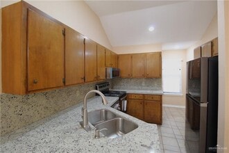 1408 Circle Dr in Mission, TX - Building Photo - Building Photo