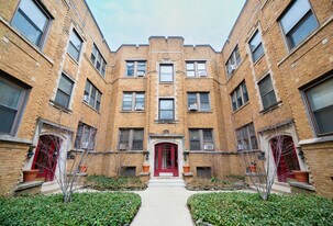 536 1/2 W Cornelia Ave in Chicago, IL - Building Photo