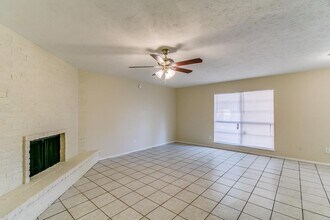 14507 Flair Dr in Houston, TX - Building Photo - Building Photo