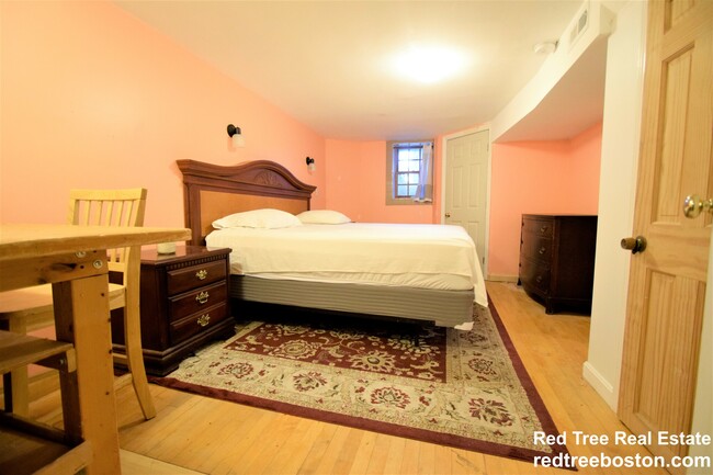 17 Holman St, Unit 1 in Boston, MA - Building Photo - Building Photo