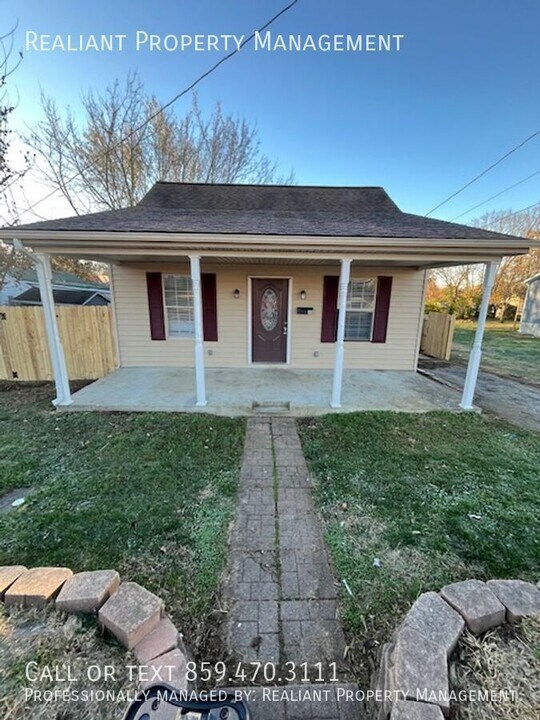 400 Broadway St in Nicholasville, KY - Building Photo