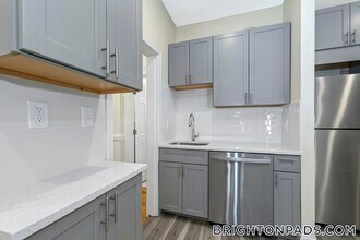 46 Brackett St in Boston, MA - Building Photo - Building Photo