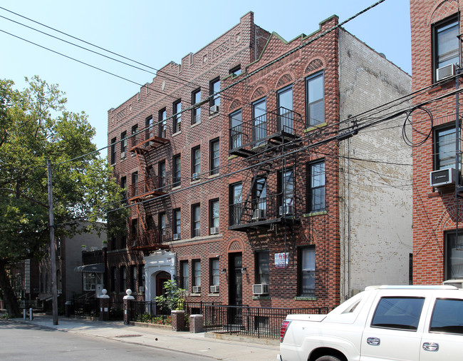 1958 E Eighth St in Brooklyn, NY - Building Photo - Building Photo