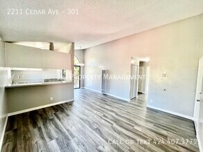 2211 Cedar Ave in Long Beach, CA - Building Photo - Building Photo