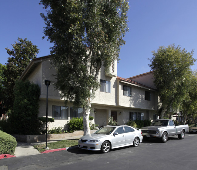 Imperial Villas Apartments in Placentia, CA - Building Photo - Building Photo