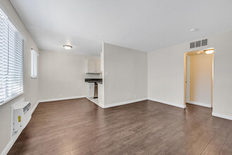 Sunrise Apartments in Las Vegas, NV - Building Photo - Interior Photo