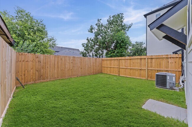7225 Tierwester St in Houston, TX - Building Photo - Building Photo