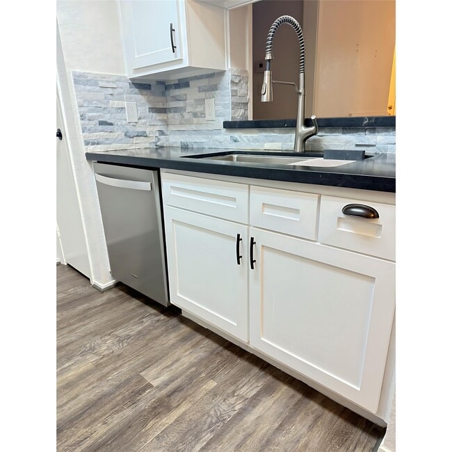 18511 Egret Bay Blvd in Houston, TX - Building Photo - Building Photo