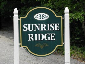 38 Padanaram Ave in Danbury, CT - Building Photo