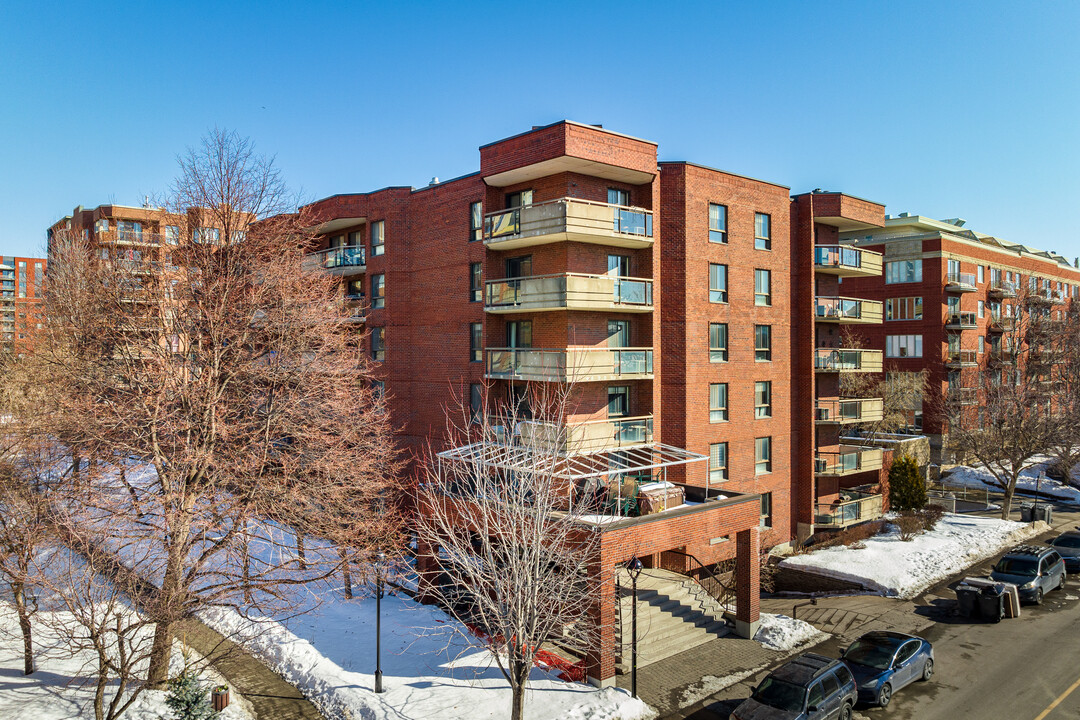 525 Lucien-l'Allier in Montréal, QC - Building Photo