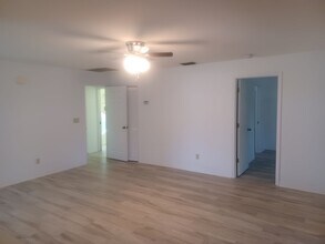 2227 SE 26th St in Cape Coral, FL - Building Photo - Building Photo