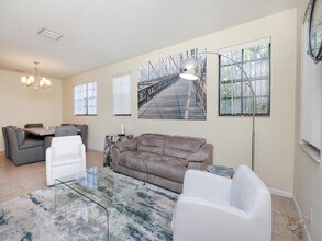 102 Astor Cir in Delray Beach, FL - Building Photo - Building Photo