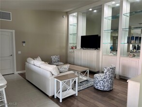4167 St George Ln in Naples, FL - Foto de edificio - Building Photo