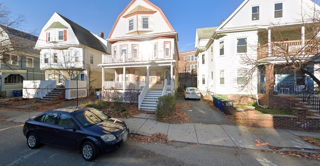 34 Paulina St, Unit 2 in Somerville, MA - Foto de edificio - Building Photo