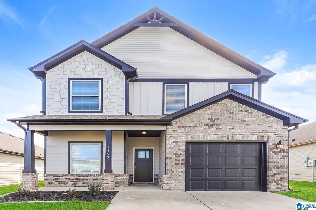9353 Hoffman Pl in Warrior, AL - Foto de edificio