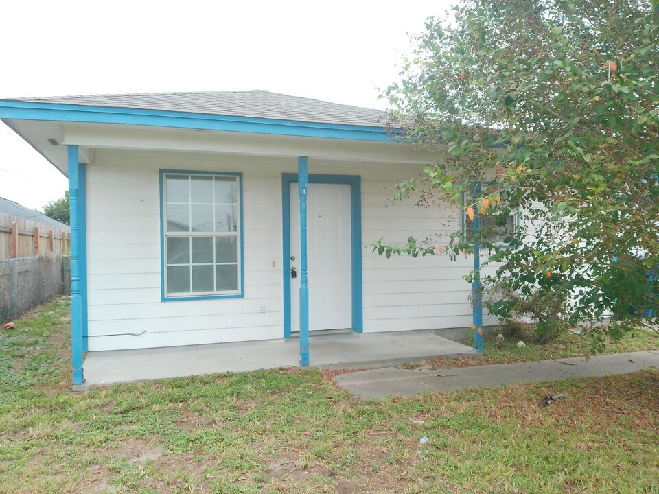 314 Easy St in Corpus Christi, TX - Building Photo