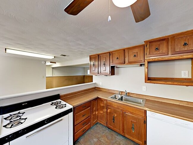 1013 Montclair Dr in Garland, TX - Building Photo - Building Photo