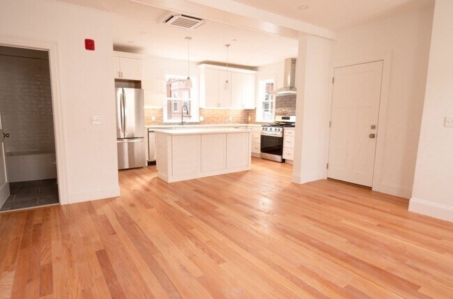 8 Brookside Ave in Boston, MA - Building Photo - Building Photo