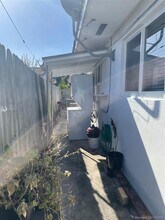 3150 SW 23rd Terrace-Unit -FRONT in Miami, FL - Building Photo - Building Photo